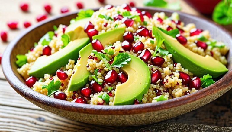 Salade de Quinoa, Avocat et Grenade : Un Mélange Éclatant et Nutritif